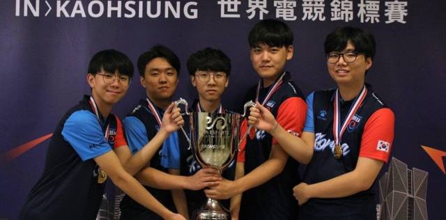 尤为突出 尤为突出