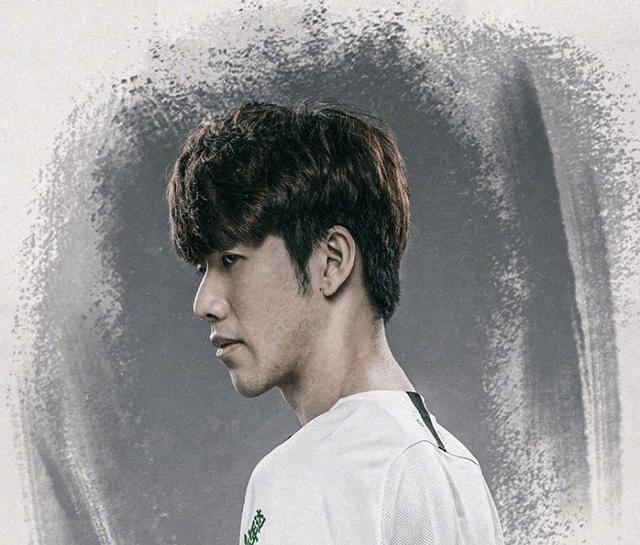 更是网球新 更是网球新